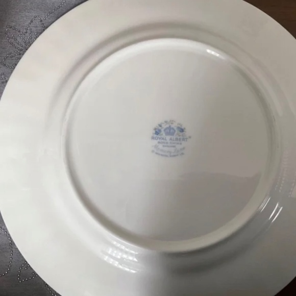 Royal Albert Memory Lane China Salad Plate - Picture 2 of 2